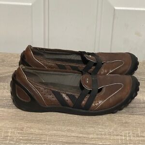 Privo By Clark's Brown Slip On Strap Close  Leather Comfort Shoes 7.5W